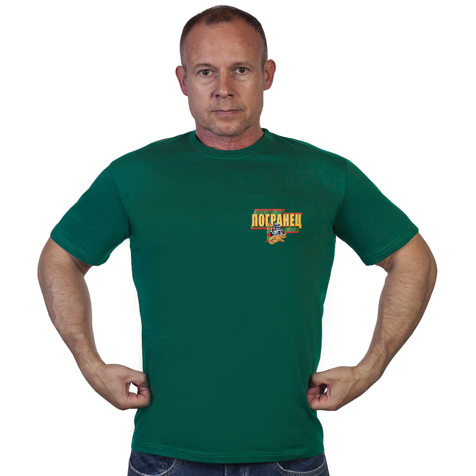 Зелёная футболка с термотрансферной надписью "Погранец" 