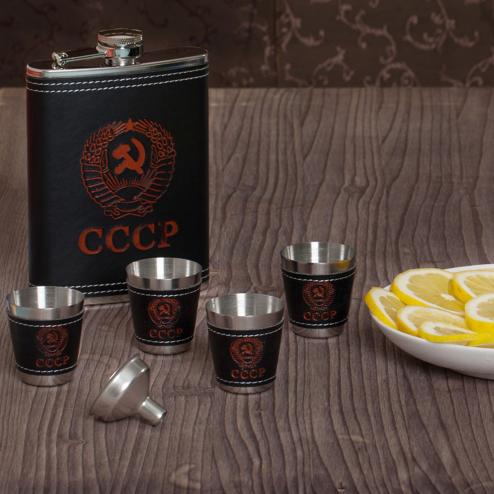 Подарочная фляжка в наборе "СССР" (фляжка, 4 стопки, воронка) 