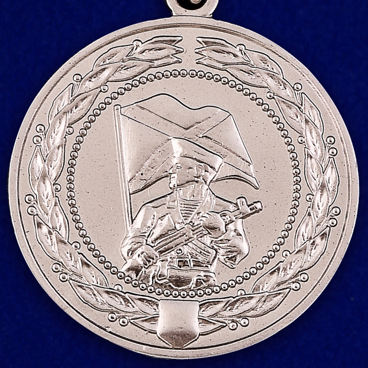 Медаль МО РФ "За службу в морской пехоте" в футляре из бордового флока 