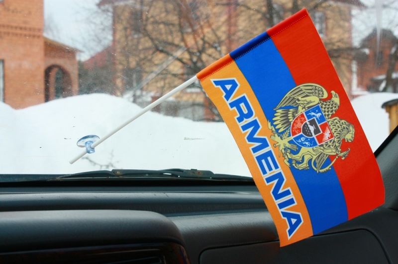 Флаг Республики Армения с гербом по акции 