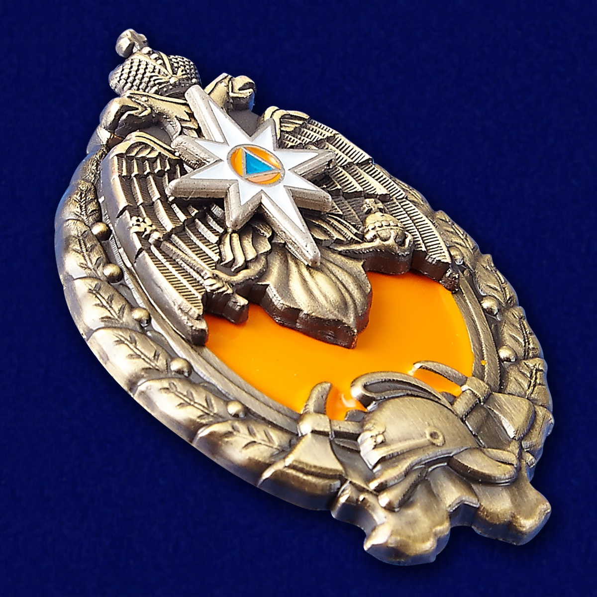 Знак отличия МЧС РФ "Лучший работник пожарной охраны" в футляре из флока 