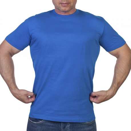 Однотонная футболка василькового цвета 
