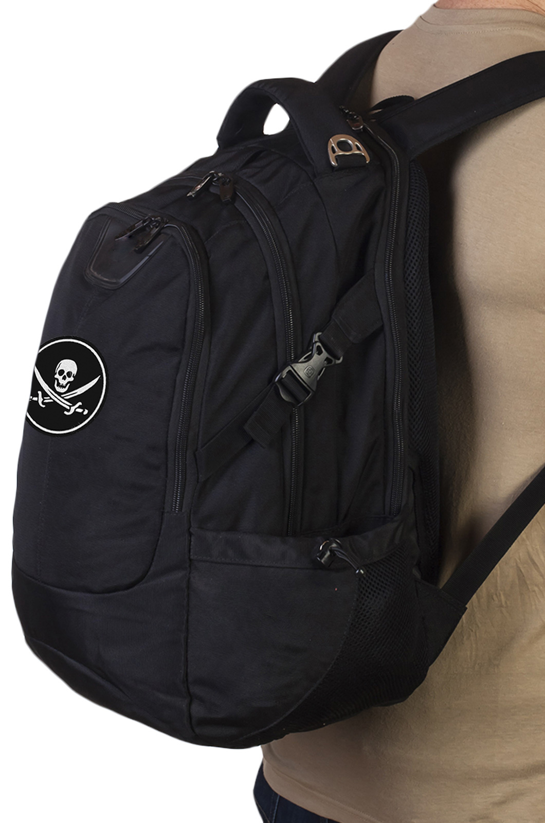 Эргономичный вместительный рюкзак с нашивкой Пиратский флаг (29 л) 