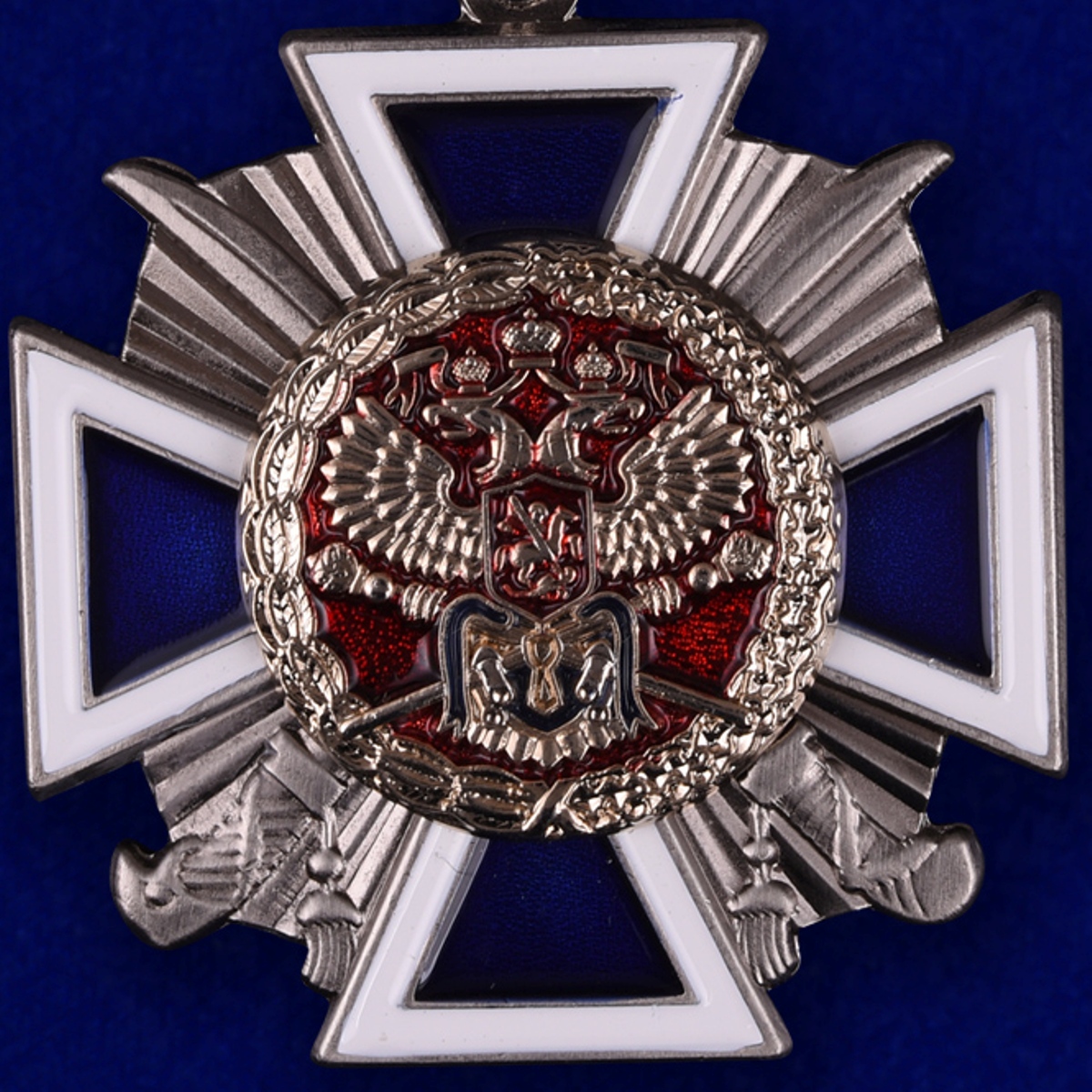 Крест "За заслуги перед казачеством" 3 степень в бордовом футляре с пластиковой крышкой 